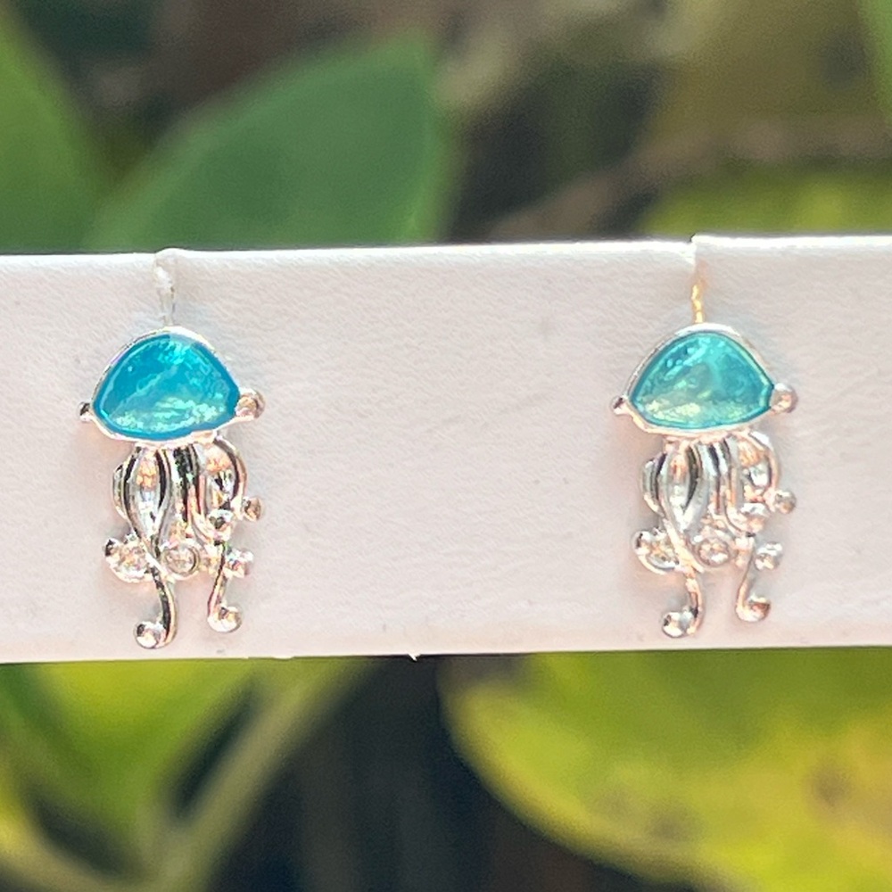 🦋 Dainty Silver and Blue Jellyfish Stud Earrings